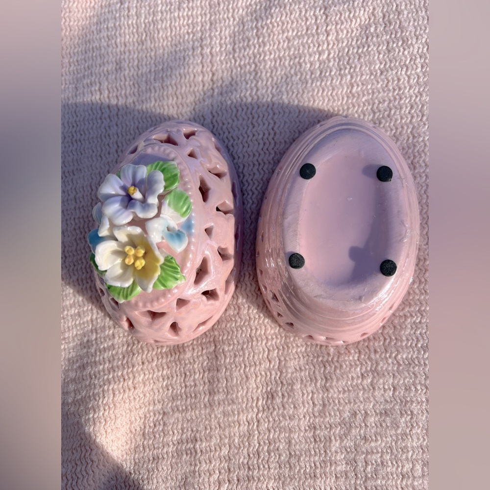 Vintage Pink Lusterware Filigree Egg Trinket Dish, perfect for Easter Baskets 🐣 - Picture 5 of 6